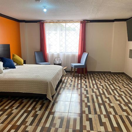 Hostal Guayllabamba Quito Esterno foto